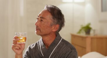 "Prendre un verre ou deux" : une Américaine de 82 ans se bat pour autoriser l’alcool dans les maisons de retraite