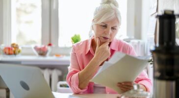 Retraites : pourquoi le gel des pensions au-dessus de 2 034 € pourrait aussi impacter les Français les plus modestes ?