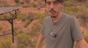 "À 23 ans, je vis seul dans une forêt : je n’ai pas de factures d’électricité ou d’eau à payer et je ne fais pas beaucoup de courses"