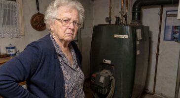 Hélène, 88 ans, dépense 948 euros pour remplir sa chaudière au fioul : “C’est une honte ! Il faut que Macron se barre maintenant !”