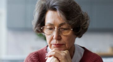 Raphaëlle, retraitée de 67 ans, évoque les difficultés à se loger : “Je cherche depuis deux ans maintenant, personne ne veut me louer à cause de ma pension”