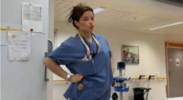 Kelly travaille dans une maison de retraite en Norvège : "Je travaille quatre jours d’affilée à raison de douze heures et demie par jour, puis j’ai six jours de congé. Ces horaires sont un privilège"