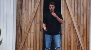 Eloy vit dans un conteneur maritime : "Je l’ai rénové et j’en ai fait ma maison. Je ne voulais pas dépenser une fortune en loyers toute ma vie"