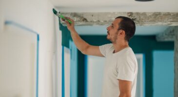 Ricardo, peintre indépendant : "Mes employés gagnent entre 1 600 et 1 800 euros par mois en travaillant de 8 h à 16 h. Je rentre chez moi à 23 h et je continue à travailler"