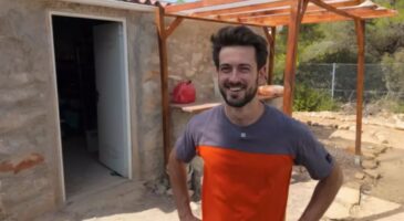 Emile, 28 ans, vit seul dans un conteneur maritime dans les montagnes : "Je n’ai besoin que de 10 ou 20 euros par mois. On croit qu’il faut beaucoup d’argent pour bien vivre, mais c’est faux"