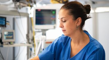 Esther, infirmière en Norvège : "Ici, on peut travailler où on veut, le salaire minimum est de 3 000 euros par mois"