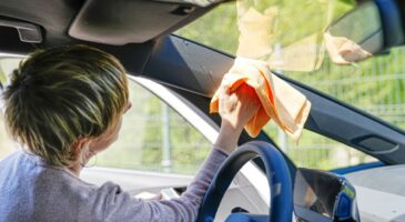 Manuel, expert en nettoyage de voiture : "Nettoyer l'intérieur du pare-brise comme s'il s'agissait d'une vitre de la maison est une erreur"