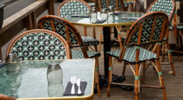Fernando, économiste : "Un serveur peut refuser d'encaisser l'addition d'une table de manière fractionnée, il n'a pas à gérer la comptabilité interne d'un groupe d'amis"