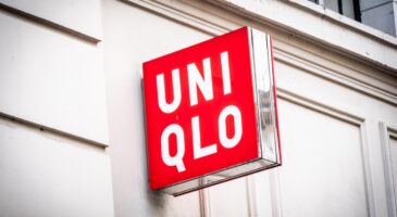 Uniqlo : plus cool qu'un trench, cette veste coupe-vent au style vintage est la plus tendance pour affronter la pluie