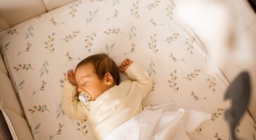 175 bébés en 2025 : le prénom Hélène prépare son grand retour