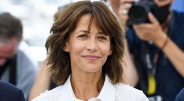 "Mon visage s’est lissé" : noté 4,9/5 plus de 1 000 fois, ce soin français booste de 93 % le collagène des peaux matures