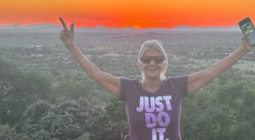 À 60 ans, elle quitte son travail et prend sa retraite pour aller au Népal : “Je fais le ménage, je jardine, je fais la vaisselle”