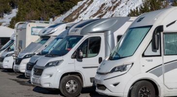 "Il y a ceux qui mettent leur camping-car en hivernage et ceux qui prévoient les vacances d'hiver" : Laurent et Catherine dévoilent leurs stations de ski "coups de cœur"