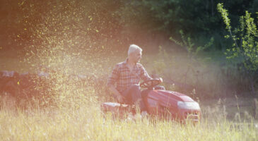 8 modèles de tondeuses autoportées entre 1 000 et 3 000 €