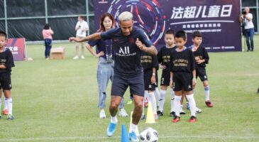 PSG : Neymar "oublie" de saluer Leonardo