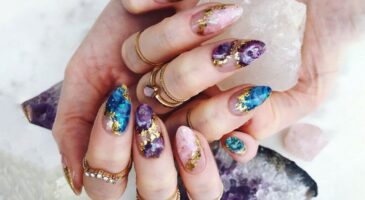 Geode Nails : quand les ongles se parent de pierres précieuses