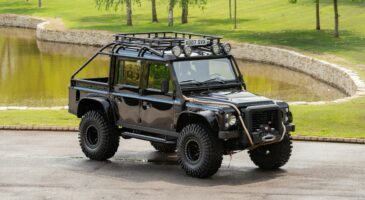 Insolite : Le Land Rover Defender de James Bond est à vendre !
