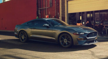 Vidéo : Cette course entre deux Ford Mustang tourne très mal !