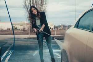 Comment laver sa voiture dans une station en libre-service ?