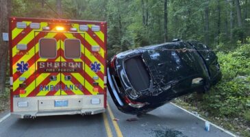 Il veut doubler une ambulance et son X6 se retrouve sur le toit