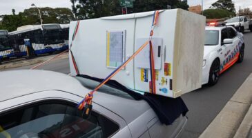 Une façon osée de transporter son réfrigérateur !