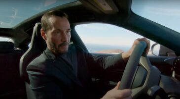 Keanu Reeves, star de Matrix 4, teste la Porsche Taycan (vidéo)