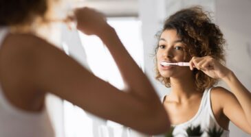 Hygiène buccale : quand doit-on vraiment changer sa brosse à dents ?