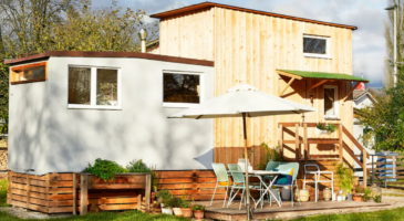 Une tiny house optimisée et décorée de meubles Ikea