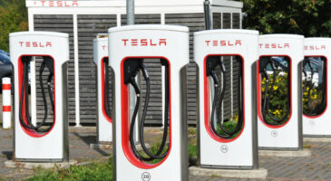 Tesla : recharger sa voiture va devenir plus cher en France