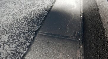 Ma voiture émet de la fumée noire : qu’est ce que je risque ?