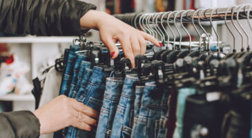 Fast Fashion : cette loi qui vient d'être votée pour mettre fin au gaspillage
