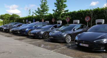 Dans ce village chinois, tous les habitants circulent en Tesla !