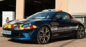 Les Alpine A110 de la gendarmerie commencent à verbaliser !