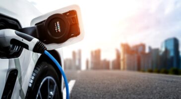 Voiture électrique : une charge « quantique » plus rapide qu’un plein ?