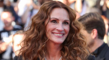 Julia Roberts, 54 ans : sensationnelle, elle porte la couleur de vêtements qui rajeunit le plus