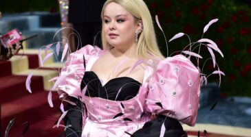 Nicola Coughlan (La chronique des Bridgerton) a été aperçue comme on ne l’a jamais vu sur le tournage d’une nouvelle série