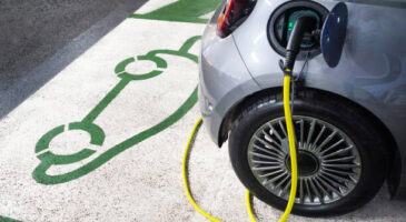 Voiture électrique : toujours pas une priorité en 2023 ?