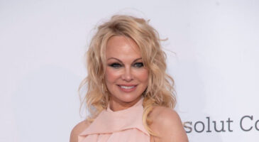 Pamela Anderson méconnaissable sans maquillage : cette nouvelle photo d’elle surprend ses fans
