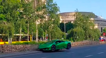 En mode drift, il plante sa Lamborghini dans un mur !