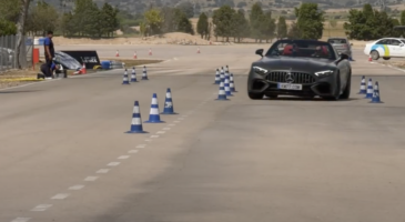 La Mercedes-AMG SL63 se balade dans le test de l'élan (+ vidéo)