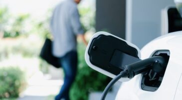 Les constructeurs doutent-ils de l'électrique ? Voici leurs nouvelles stratégies