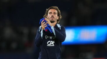 Equipe de France: Griezmann, le seul à saluer tous les supporters des Bleus