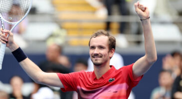 Pékin: Medvedev surclasse Mannarino