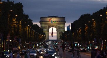 Un ultra-traileur court 100 km... sur les Champs-Élysées