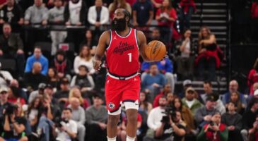 NBA : Harden mate les Bucks, Davis impérial avec les Lakers