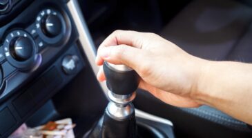 Rouler au point mort : fausse bonne idée !