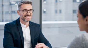 Après 30 ans d’ancienneté, un gestionnaire des ressources humaines réclame plus de 700 000 euros d’indemnités