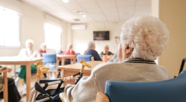 Maison de retraite : la famille condamnée à payer plus de 15 000 € après le licenciement de l’aide à domicile