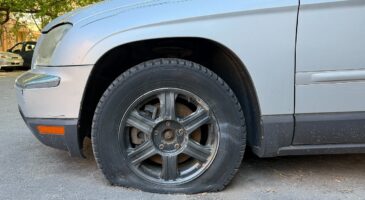 Arnaque au pneu crevé : cette escroquerie refait surface sur les autoroutes et les parkings