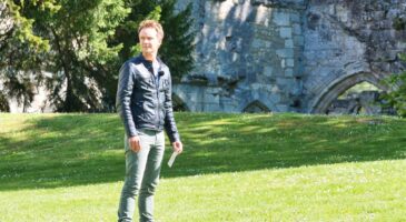 "C’est la réalité" : Cyril Féraud (41 ans) répond aux critiques sur son omniprésence sur France Télévisions